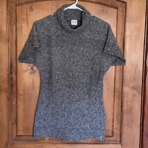 Columbia Short Sleeve Cowl Neck Tunic.  Size M. Heather Gray.